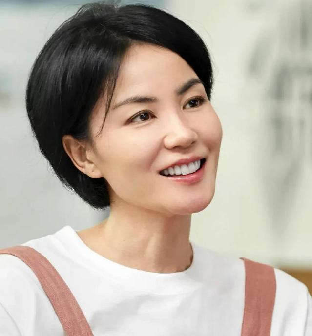 李健曾收到一条短信,短信内容很简单,但发信人却是天后王菲 李健曾收到一条短信,短信内容很简单,但发信人却是天后王菲